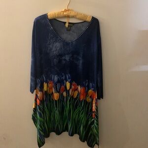 Beautiful Valentina Tulip Blouse Ladies Large